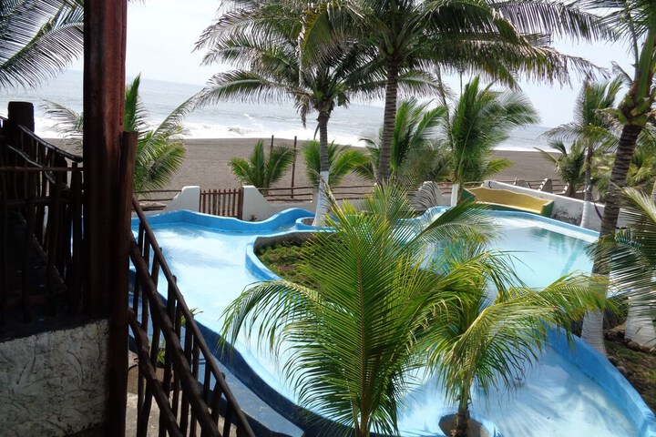 Pool 122 of 228