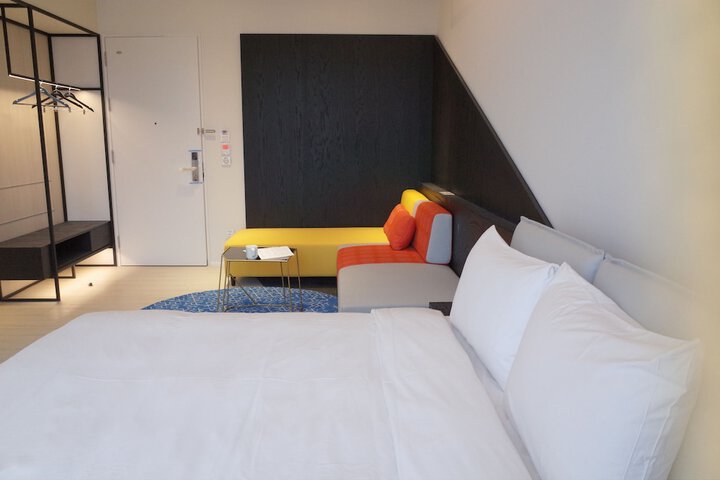 Room 3 of 85