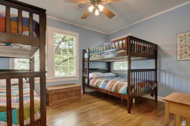 Room 8 of 22