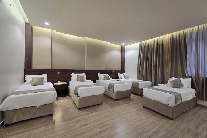 Room 10 of 11
