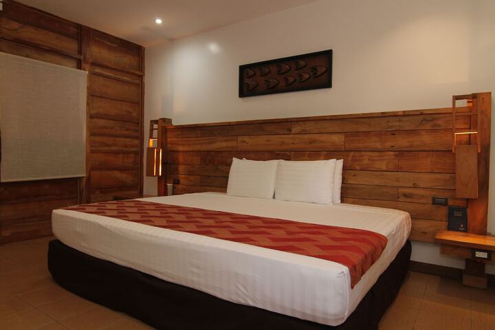 Room 5 of 25