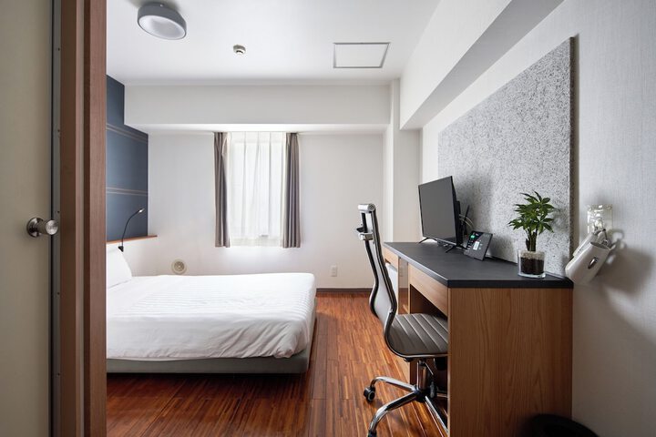 Room 13 of 53