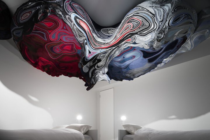 Room 9 of 118