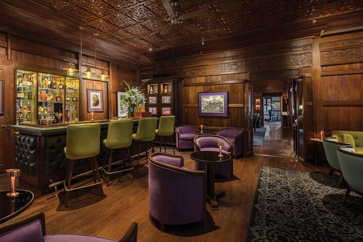 Lounge 69 of 92