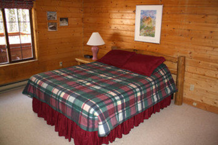 Room 6 of 16