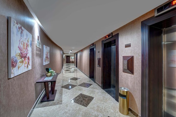 Ballroom/Hall 65 of 77