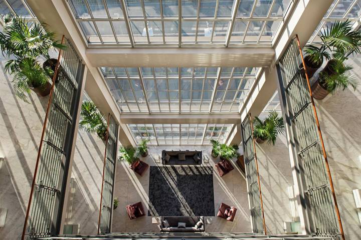 Guest Lobby