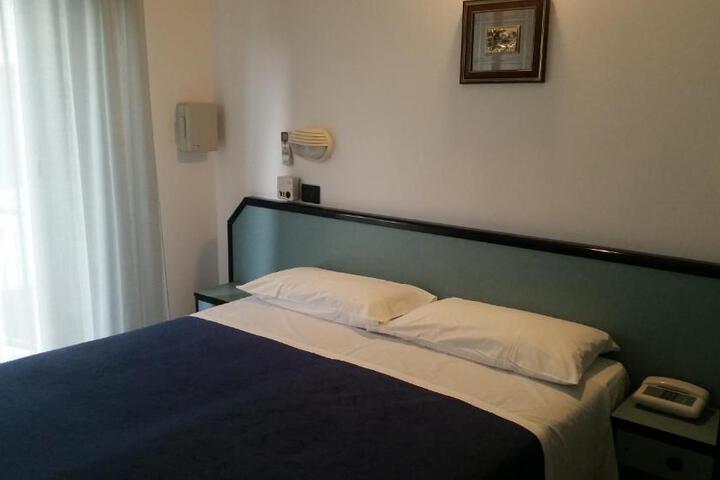Hotel Caravelle