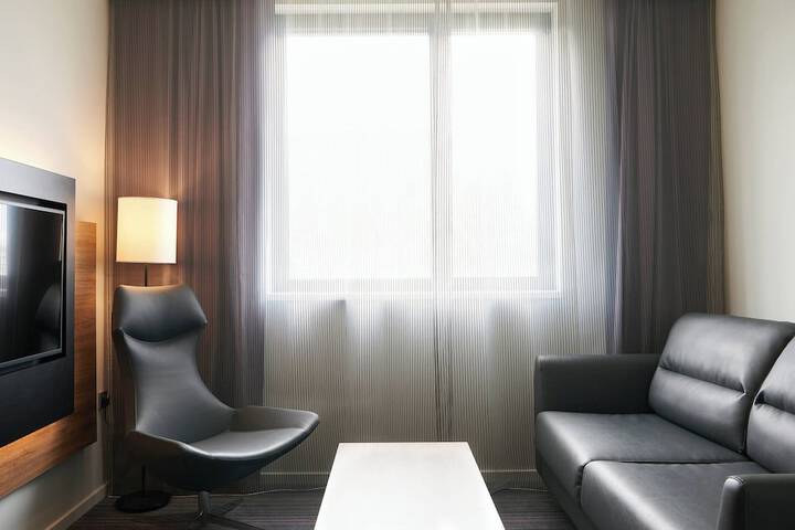 Room 16 of 46