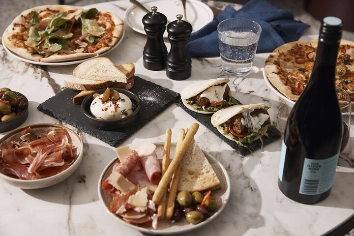 Dining 63 of 78
