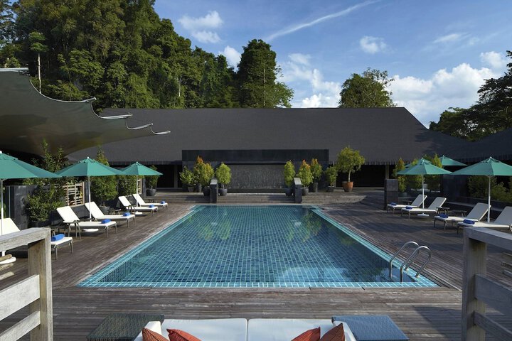 Hotel Pool
