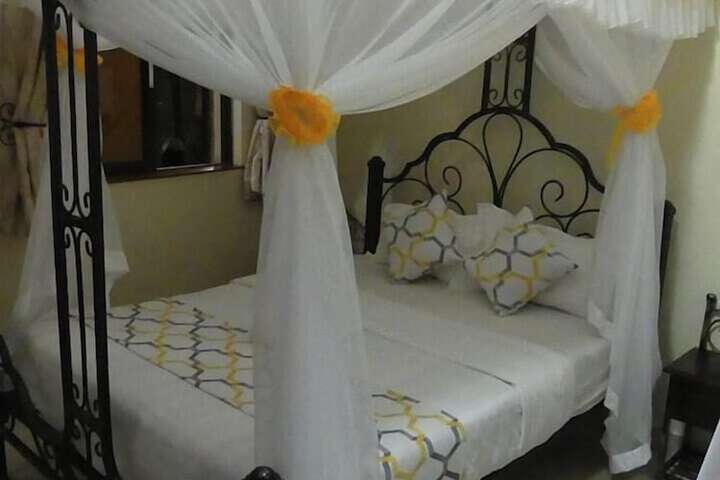 Room 6 of 40