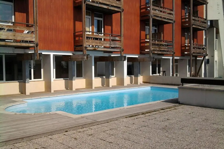 Pool 5 of 9