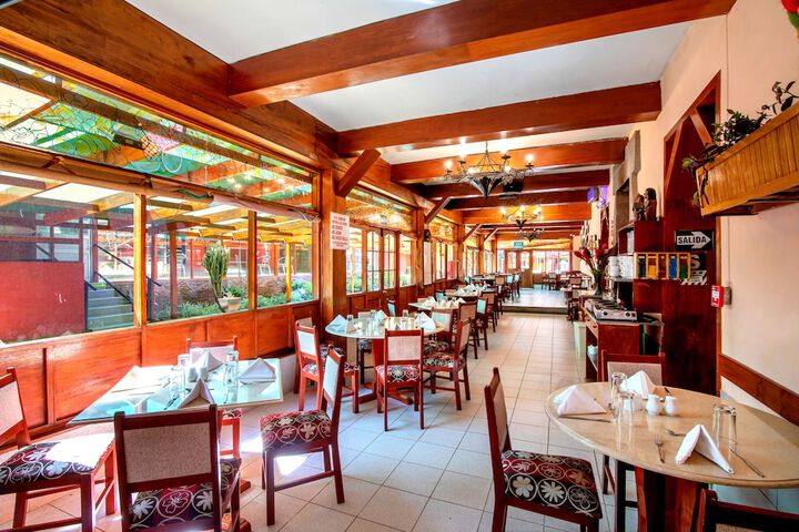 Dining 18 of 24