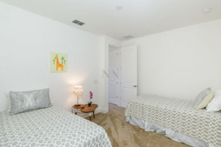 Room 52 of 112