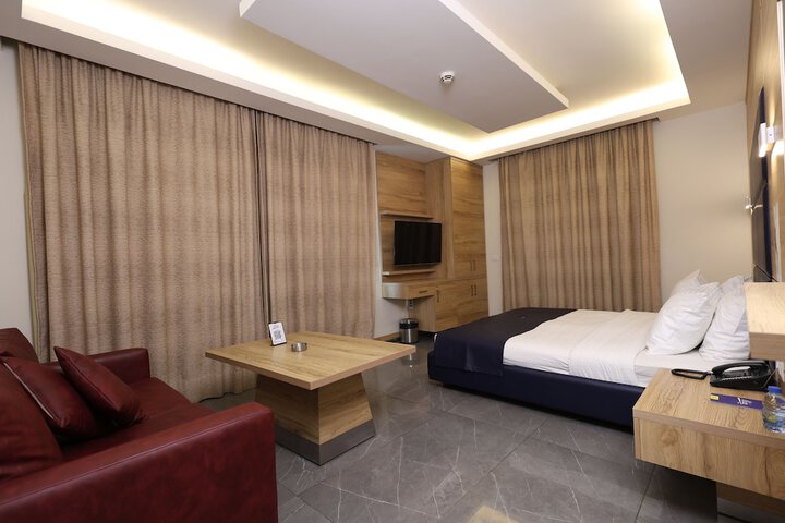 Room 62 of 105