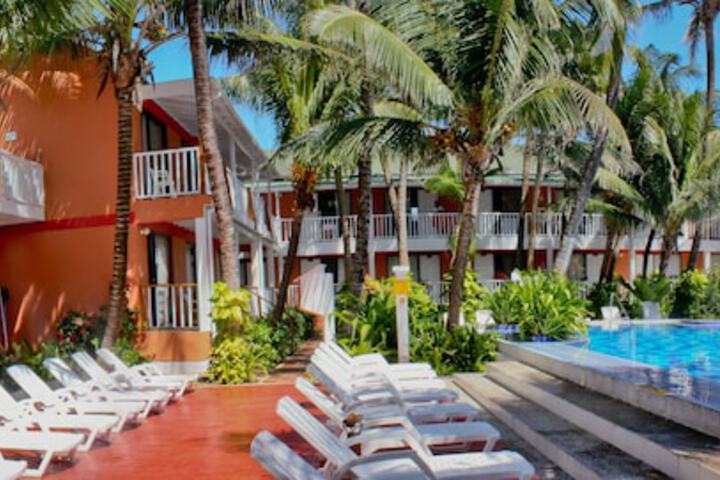 Pool Hotel
