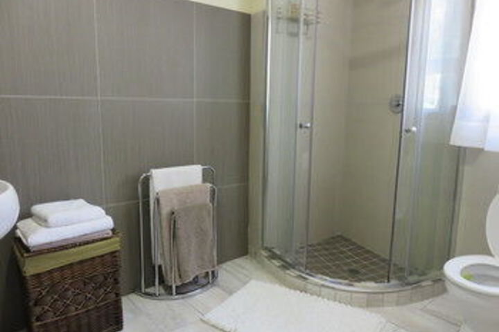 Room 2 of 34