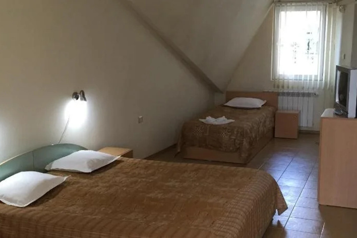 Room 3 of 12