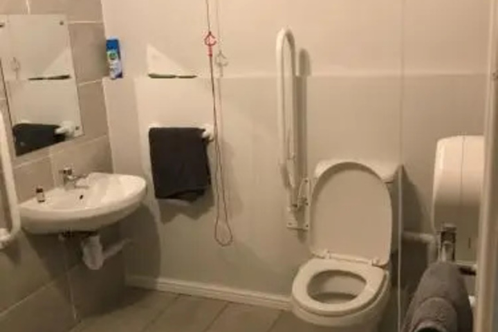 Room 10 of 17