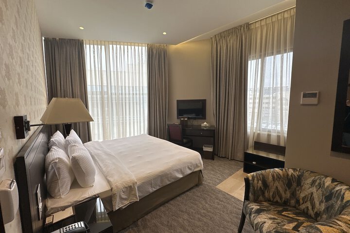 Room 6 of 35
