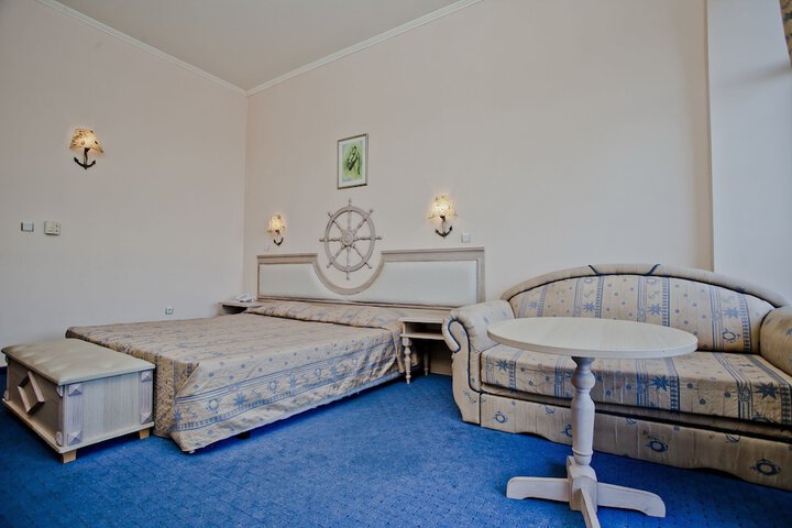 Room 11 of 124