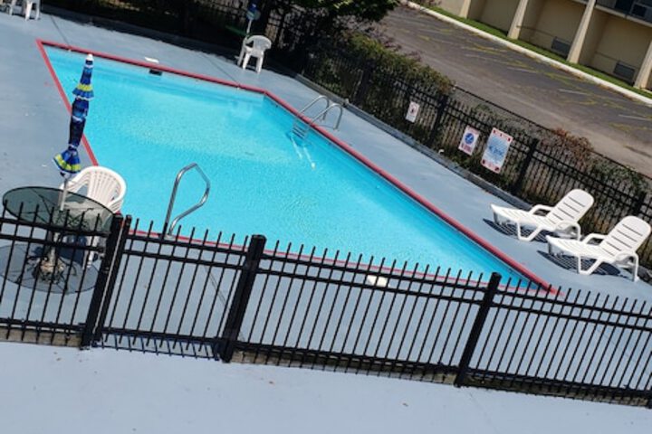 Pool 25 of 28