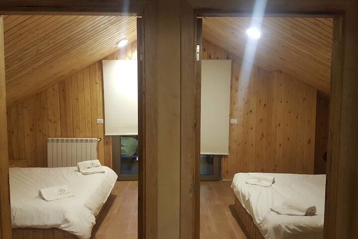 Room 6 of 120
