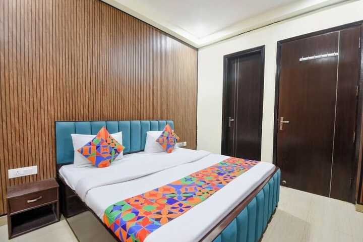 Room 6 of 24