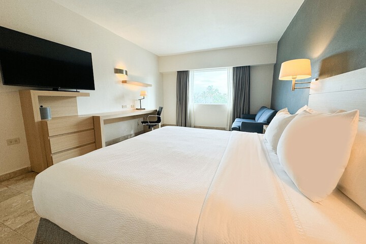 Room 12 of 78