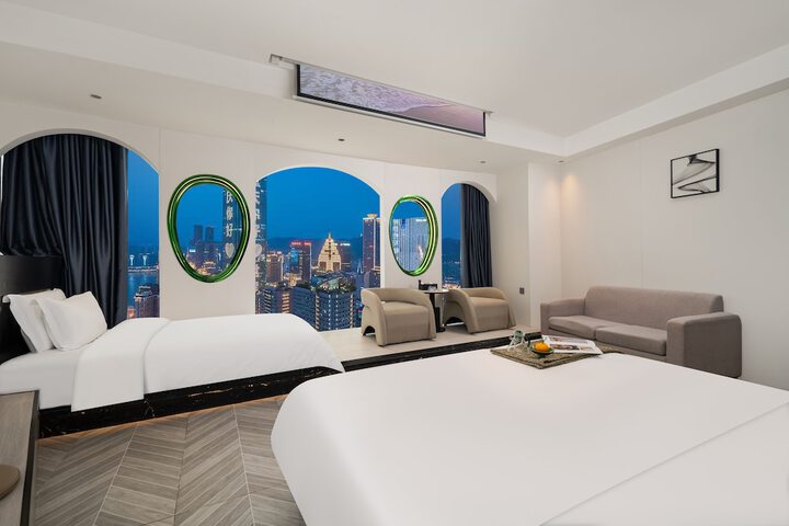 Room 4 of 24