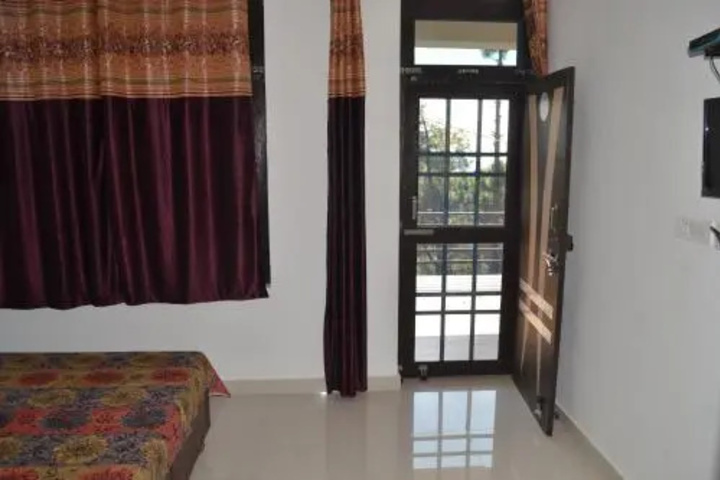 Room 4 of 11