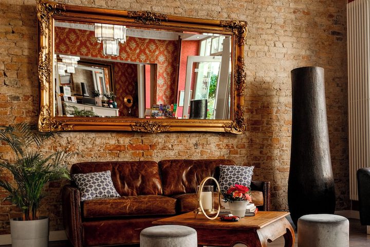 Entrance & Lobby