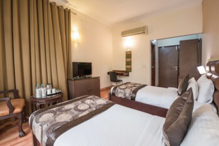 Room 16 of 31