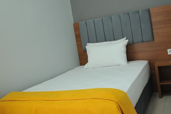 Room 14 of 37
