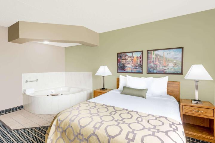 1 King Bed (7 of 23)