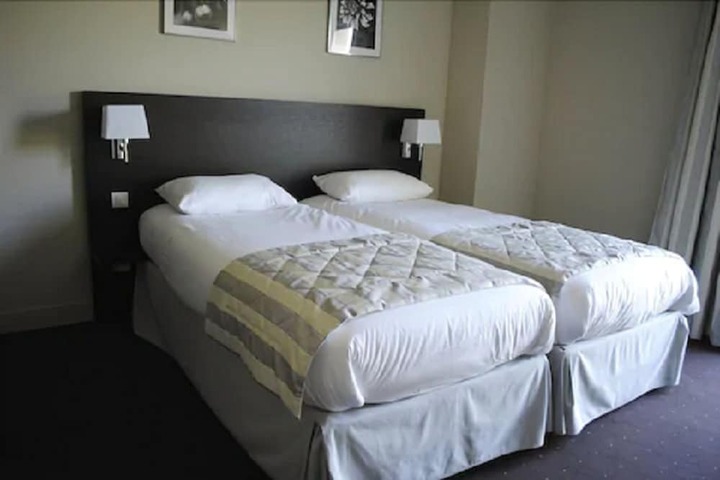 Room 8 of 39