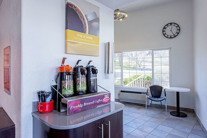 Breakfast/Coffee Service 34 of 46