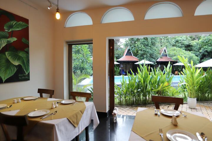 Dining 98 of 129