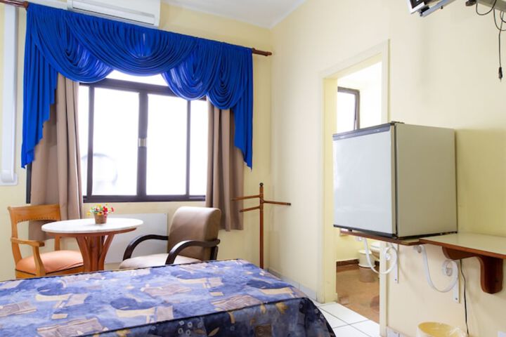 Room 16 of 80