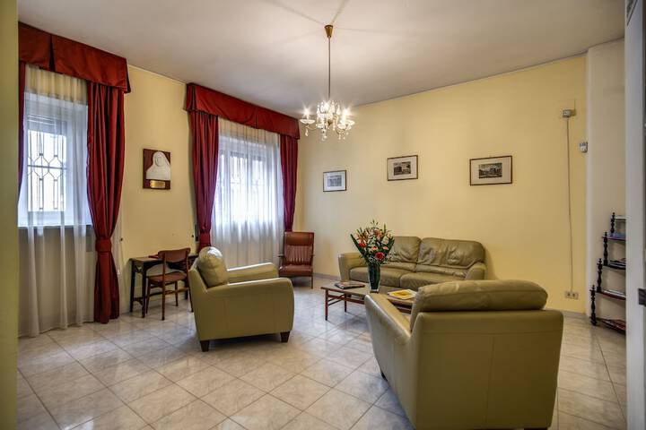 Lounge 173 of 223