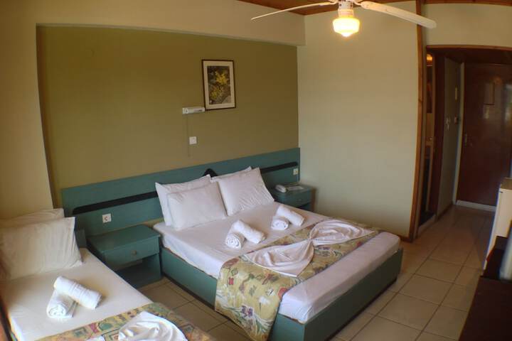 Room 14 of 50