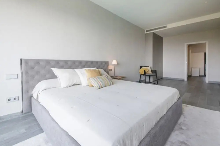 Room 3 of 21