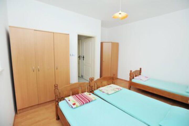 Room 13 of 21