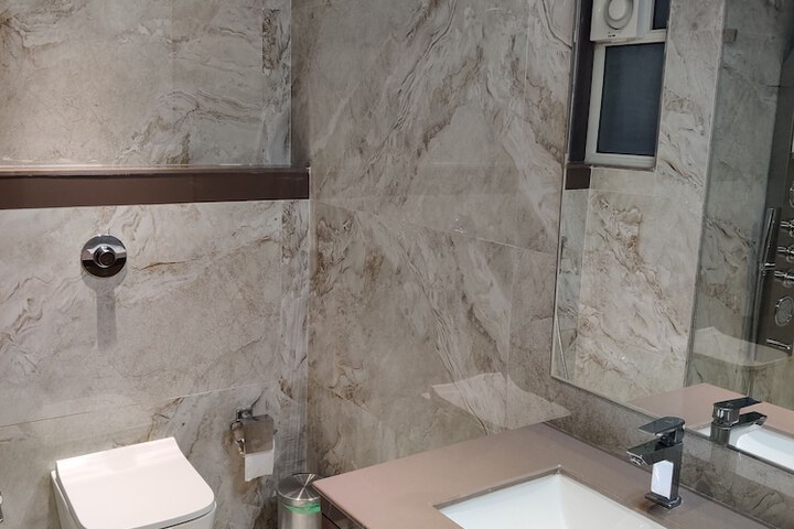 Room 16 of 24