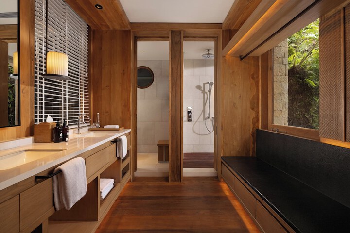 Room 73 of 142