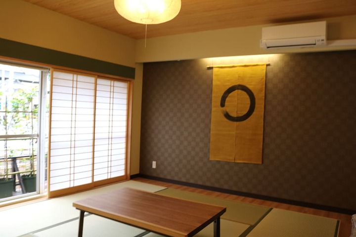 Room 16 of 27