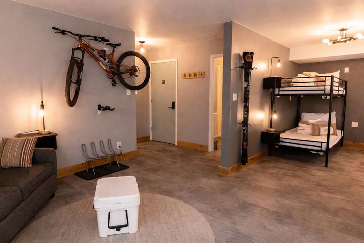 Room 10 of 38