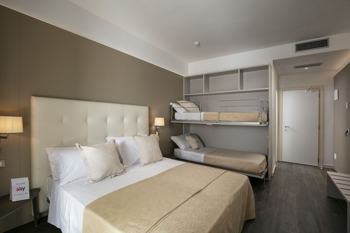 Room 14 of 71