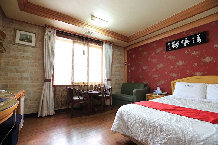 Room 15 of 36